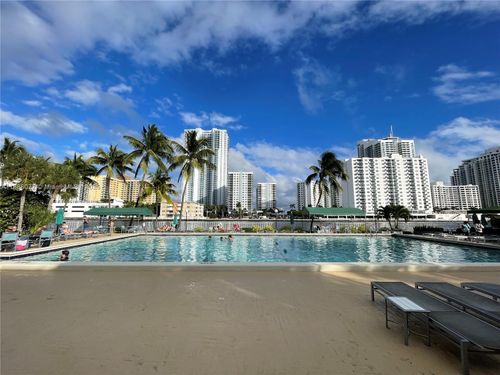 627-1000 Parkview Dr, Hallandale Beach, FL, 33009-8916 | Card Image