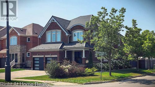 22 Bluffmeadow St, Brampton, ON, L6P3K6 | Card Image