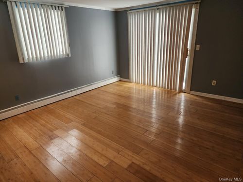 1570 Kenneth Ave, North Baldwin, NY, 11510-1601 | Card Image