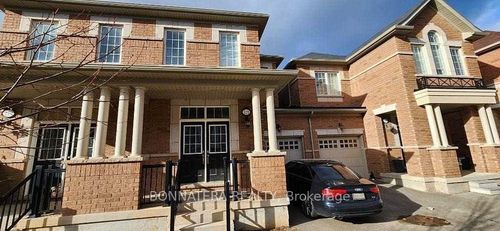 121 Huguenot Rd, Oakville, ON, L6H0M3 | Card Image