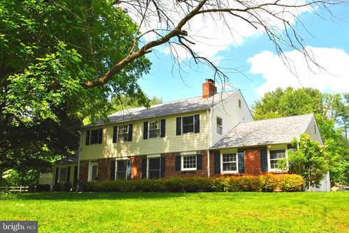 403 Brinton Lake Rd, Thornton, PA, 19373-1090 | Card Image