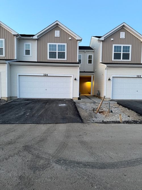 324 Kingsport Dr, South Elgin, IL, 60177-2924 | Card Image