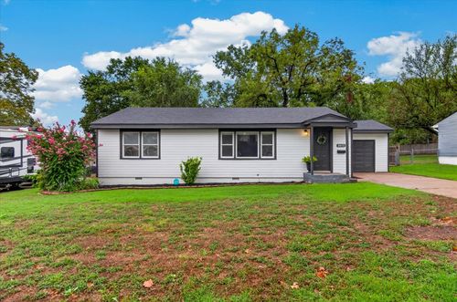 3815 Lester Ave, Bartlesville, OK, 74006-7110 | Card Image