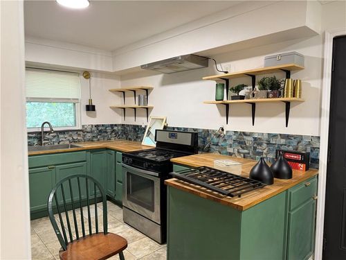 2352 Englewood Dr, East Point, GA, 30344-2208 | Card Image