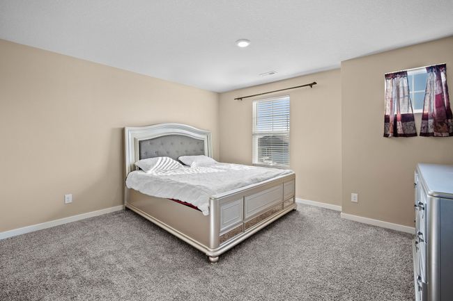 5506 145 Th St, Home with 5 bedrooms, 4 bathrooms and null parking in Urbandale IA | Image 12