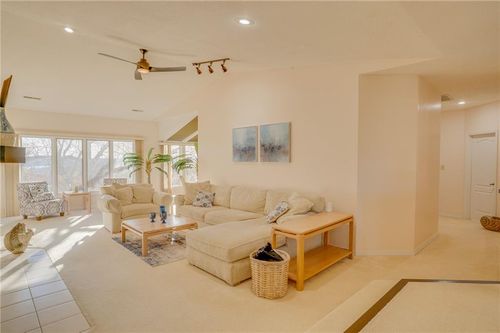 28 Center Court Dr, Lake Ozark, MO, 65049-6533 | Card Image