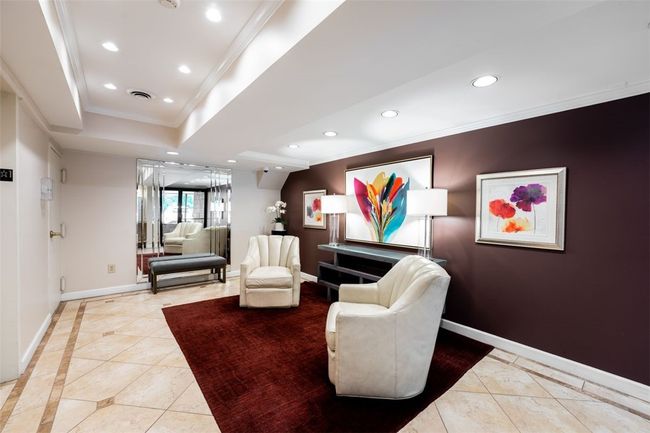 APT-1102 - 1700 Grandview Ave, Condo with 2 bedrooms, 2 bathrooms and 2 parking in Mt Washington PA | Image 31