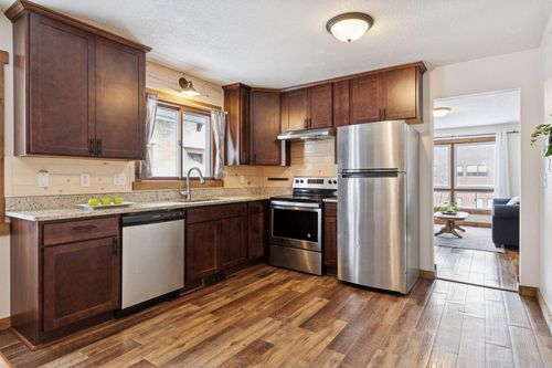 1084 3rd St E, Saint Paul, MN, 55106-5729 | Card Image