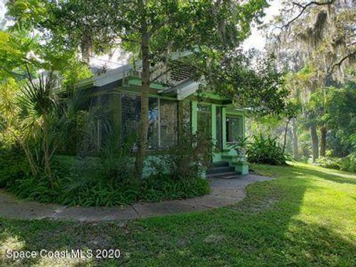 880 Spiller St, Melbourne, FL, 32935-5014 | Card Image