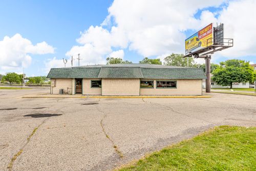 1425 Wildwood Ave, Jackson, MI, 49202-4026 | Card Image