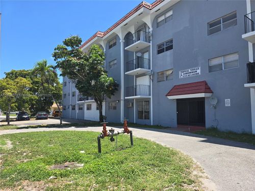 apt-305-13725 Ne 6th Ave, North Miami, FL, 33161-3707 | Card Image