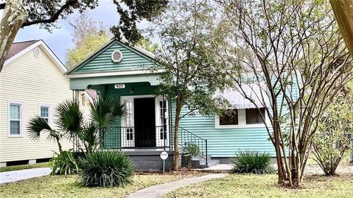 425 Rio Vista Ave, Jefferson, LA, 70121-2317 | Card Image