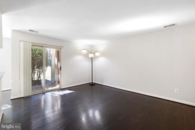 11659-B - 11659 Chesterfield Ct, Condo with 1 bedrooms, 1 bathrooms and null parking in RESTON VA | Image 11