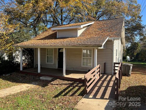 1213 4th St, Statesville, NC, 28677-7101 | Card Image