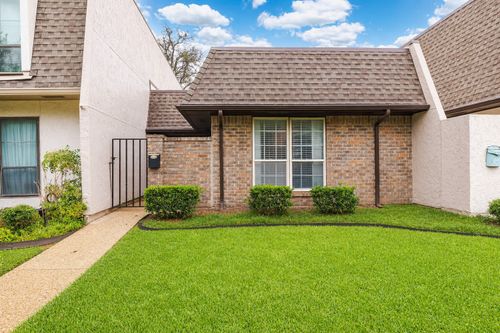 9142 Emberglow Ln, Dallas, TX, 75243-3242 | Card Image