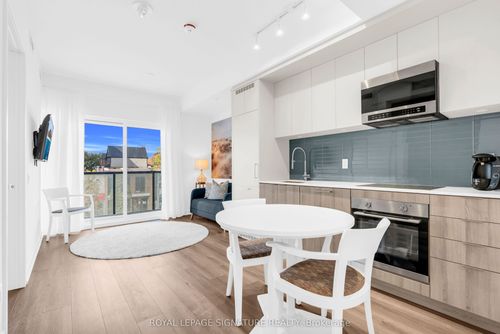 212-863 St Clair Ave W, Toronto, ON, M6C0B2 | Card Image
