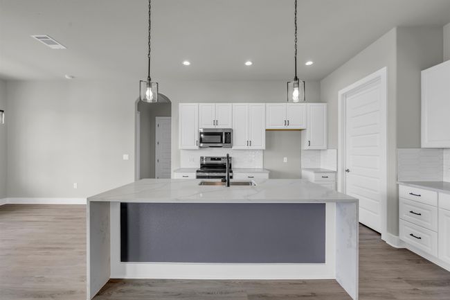 112 Rosebud Ranch Rd, House other with 5 bedrooms, 2 bathrooms and null parking in Bertram TX | Image 5