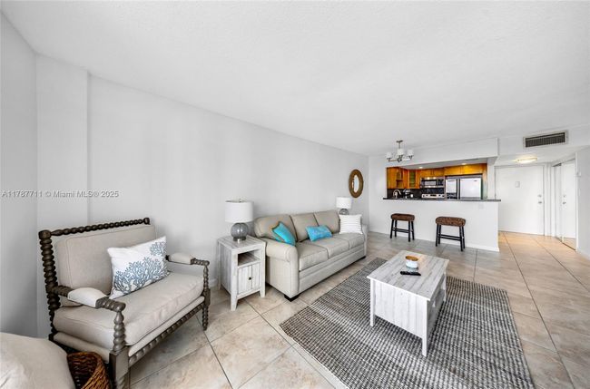 APT-602 - 7928 West Dr, Condo with 1 bedrooms, 1 bathrooms and null parking in North Bay Village FL | Image 5