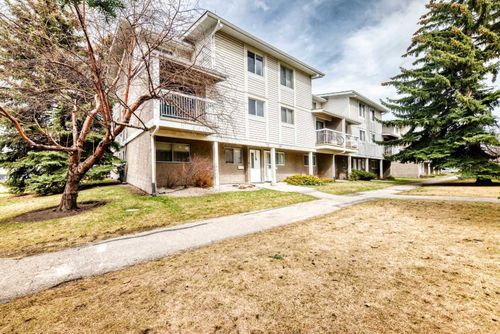 72-3015 51 St Sw, Calgary, AB, T3E6N5 | Card Image