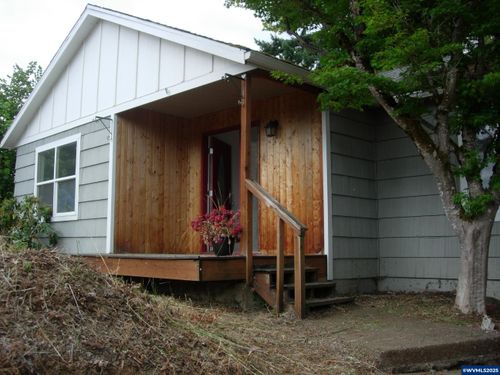 3393 Pioneer Dr Se, Salem, OR, 97302-3313 | Card Image