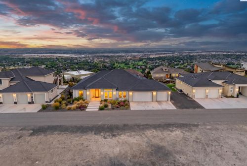 2531 Falconcrest Loop, Richland, WA, 99352-9314 | Card Image