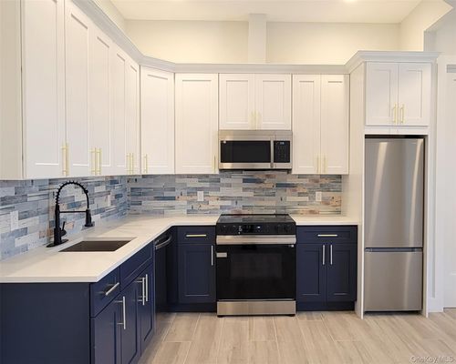 3a-8219 Northern Blvd, Jackson Heights, NY, 11372-1457 | Card Image