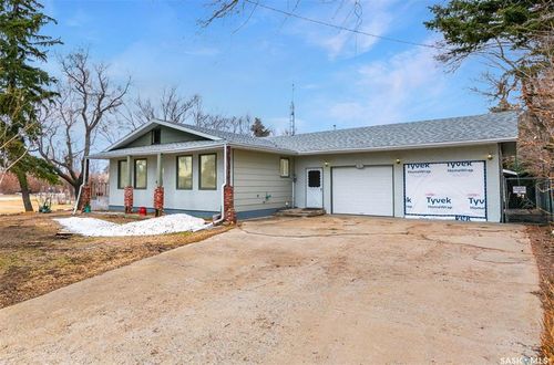 200 &amp; 202 Saskatchewan Ave, Tramping Lake, SK, S0K4H0 | Card Image