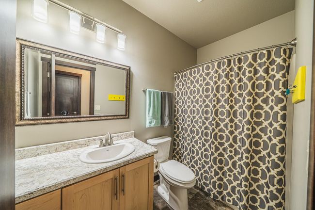 Main Floor 2nd Bathroom | Image 16