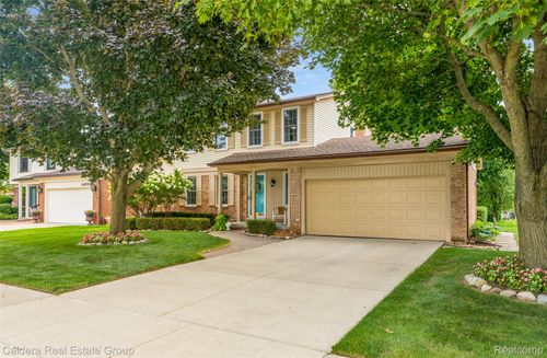 14942 Congress Dr, Sterling Heights, MI, 48313-4419 | Card Image