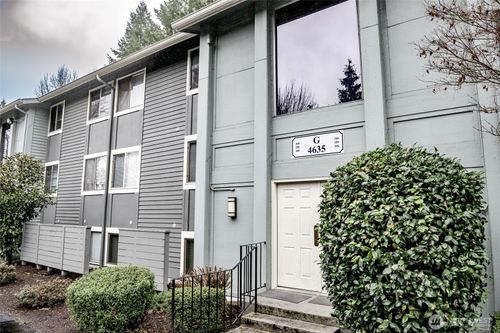 apt-g305-4635 W Lake Sammamish Pkwy Se, Issaquah, WA, 98027-9348 | Card Image