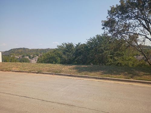 3262 W Bluffview St, Springfield, MO, 65810-7514 | Card Image