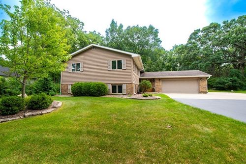 21531 81st St, Bristol, WI, 53104-9717 | Card Image