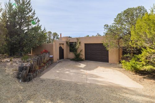 311 Calle Loma Norte, Santa Fe, NM, 87501-1256 | Card Image