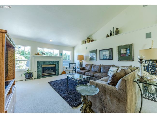 1705 River Pointe Loop, House other with 4 bedrooms, 2 bathrooms and 2 parking in Eugene OR | Image 17