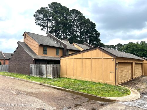 g1-1255 E County Line, Jackson, MS, 39211 | Card Image