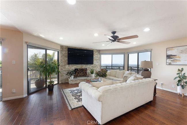 2B - 2270 Stanley Ave, Condo with 2 bedrooms, 2 bathrooms and 2 parking in Signal Hill CA | Image 14