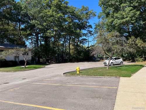 38074 Hixford Pl, Westland, MI, 48185-3392 | Card Image