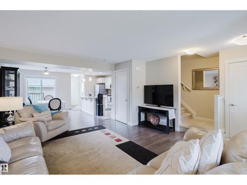 124 Cy Becker Blvd Nw, Edmonton, AB, T5Y0X9 | Card Image