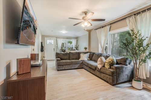 14 Stonewald Rd, Budd Lake, NJ, 07828-2134 | Card Image