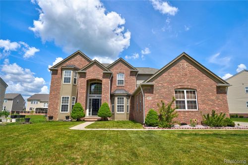 6275 Opal Ln, Grand Blanc, MI, 48439-7823 | Card Image