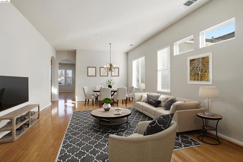 1036 Bismarck Ter, Brentwood, CA, 94513-6918 | Card Image