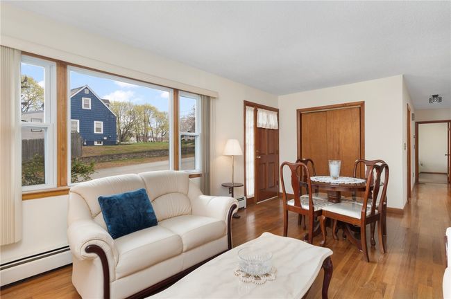 70 Silver Spring Ave, House other with 3 bedrooms, 1 bathrooms and 6 parking in Riverside RI | Image 7