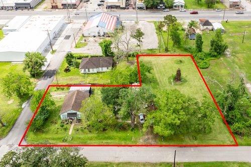 233 Hamilton St, West Columbia, TX, 77486-2737 | Card Image