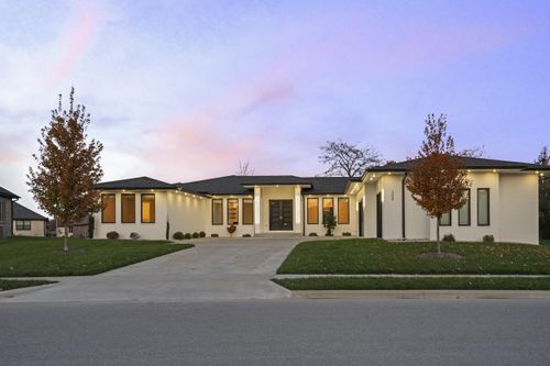 208 N Glengary Dr, Nixa, MO, 65714-9494 | Card Image