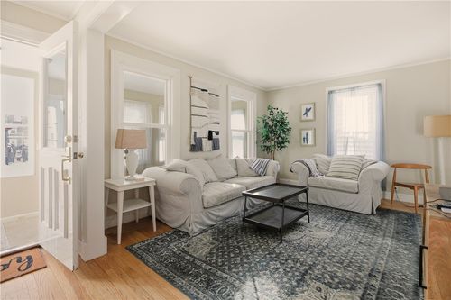 8 Carey St, Newport, RI, 02840-4018 | Card Image