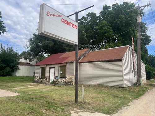 408 E Madison Ave, Arkansas City, KS, 67005-2759 | Card Image