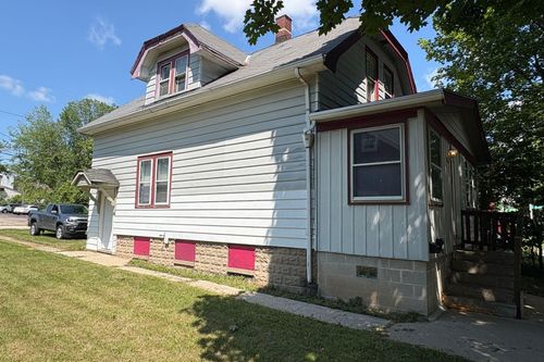 5061 N 32nd St, Milwaukee, WI, 53209-5427 | Card Image