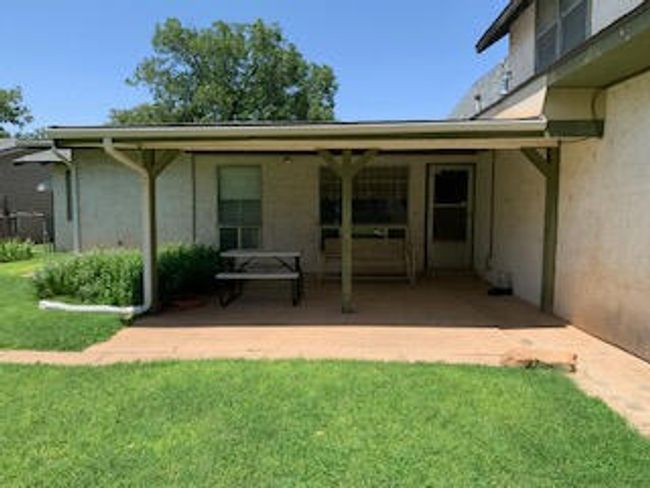 1809 W 19 Th St, House other with 4 bedrooms, 3 bathrooms and null parking in Plainview TX | Image 17