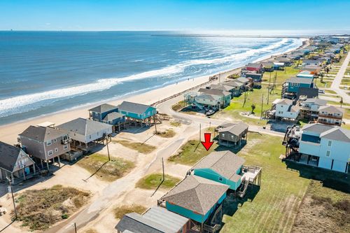 114 Beach Dr, Surfside Beach, TX, 77541-7941 | Card Image