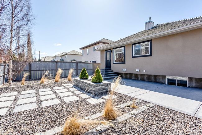 432 Rocky Ridge Drive Nw, House other with 5 bedrooms, 3 bathrooms and 4 parking in Calgary AB | Image 24